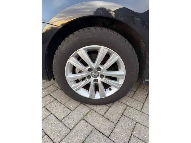 Volkswagen Polo - 1.2 TSI Comfortline - 2015 2015 Benzine 5