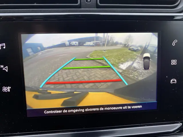 Citroën C3 1.2 PureTech Shine 2017 Benzine 18