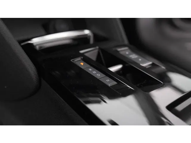 Citroën C4 X PureTech 130 EAT8 Plus 2023 Benzine 36