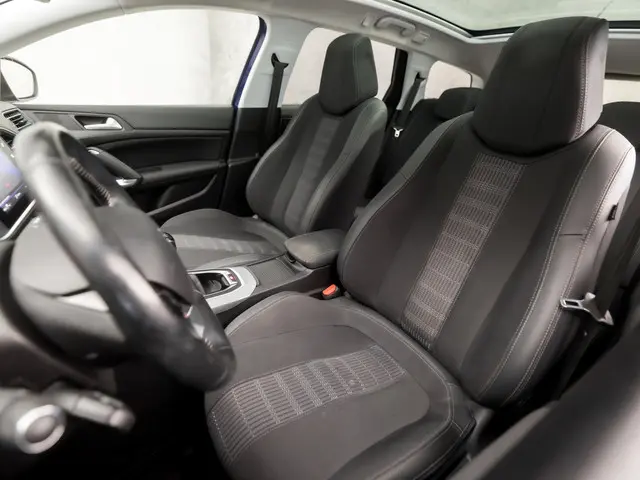Peugeot 308 SW 1.2 PureTech Sport 2020 Benzine 15