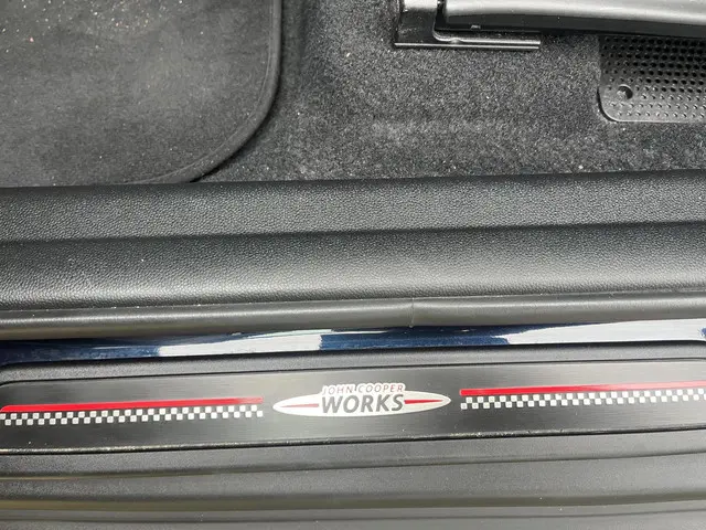 MINI Countryman Cooper S E ALL4 AT 2019 Hybride Benzine 9