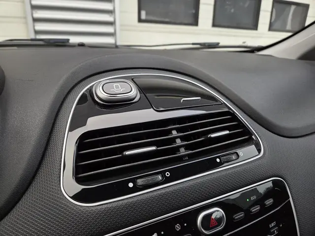 Fiat Punto Evo 0.9 TwinAir 2013 Benzine 25