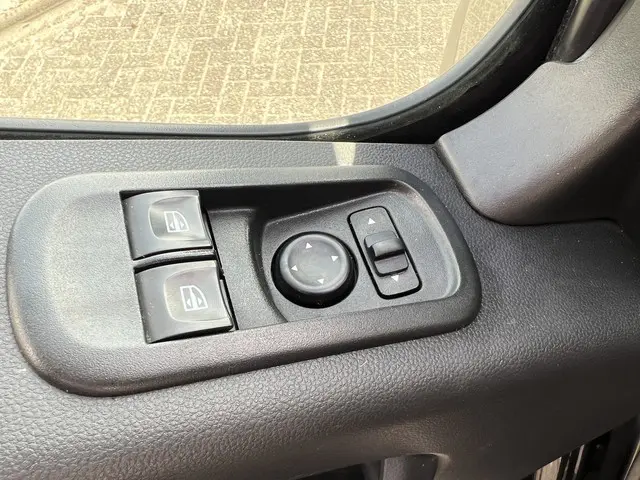 Renault Master T35 2.3 dCi 180 L2H2 Energy 2020 Diesel 24