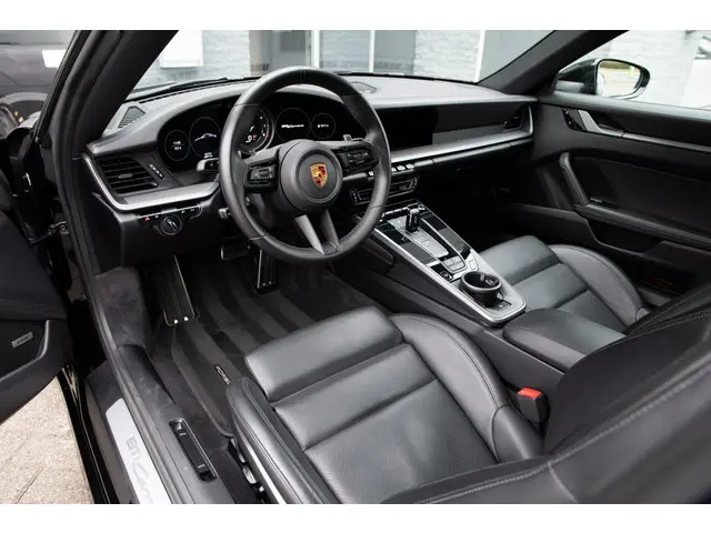 Porsche 911 3.0 Carrera 2020 Benzine 11
