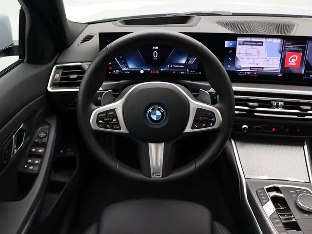 BMW 3 Serie Touring 330e 2024 Hybride Benzine 31