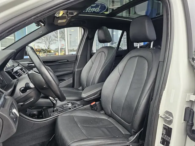 BMW X1 sDrive18i 2018 Benzine 26