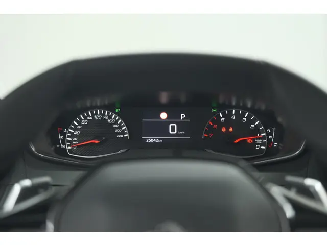 Peugeot 208 PureTech 100 EAT8 Active Pack 2023 Benzine 37