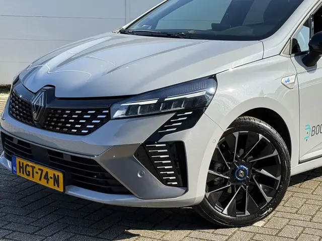 Renault Clio 1.0 TCe 90 GPF esprit Alpine 2025 Benzine 12