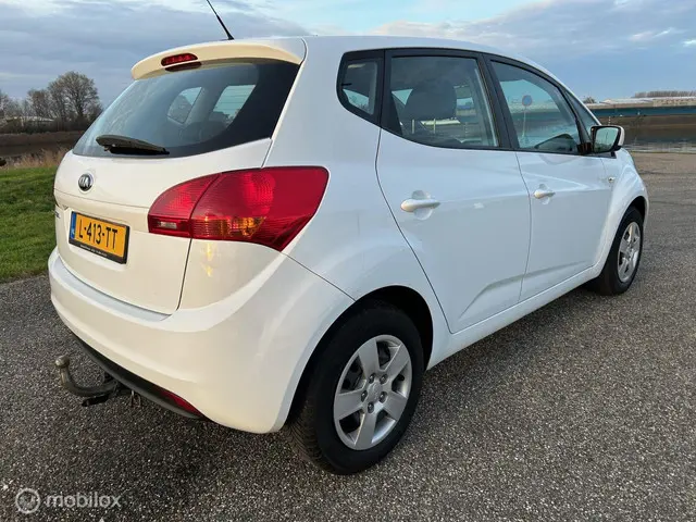 Kia Venga 1.4 CVVT Plus Pack 2013 Benzine 4