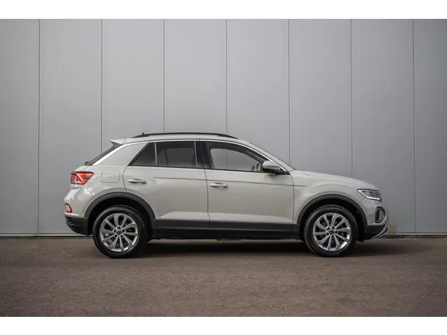 Volkswagen T-Roc 1.5 TSI ACT Life 2023 Benzine 2