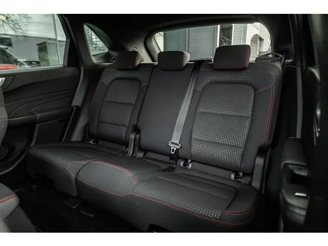 Ford Kuga 2.5 PHEV ST-Line 2022 Hybride Benzine 4