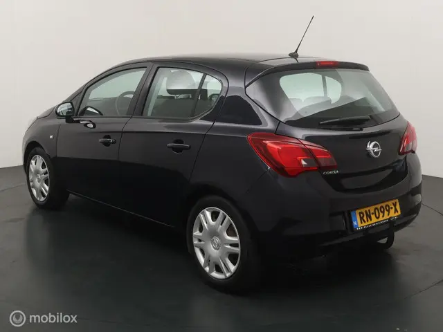 Opel Corsa 1.4 Favourite 2018 Benzine 3