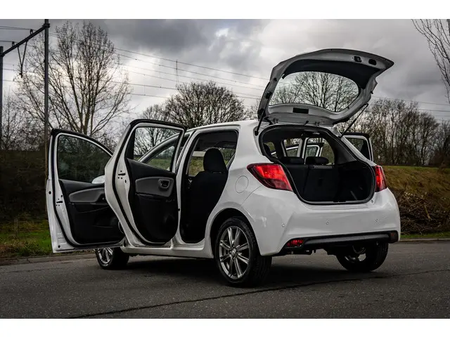 Toyota Yaris 1.0 VVT-i Trend 2015 Benzine 36