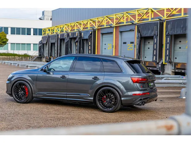 Audi SQ7 4.0 TFSI quattro ABT 7p 2024 Benzine 25