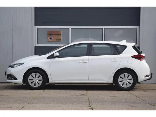 Toyota Auris 1.3 Comfort + TREKHAAK 2016 Benzine 5