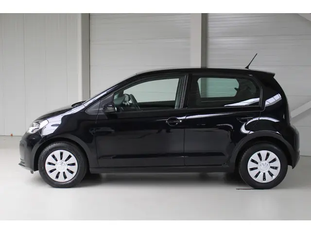 Volkswagen up! 1.0 BMT move up! 2019 Benzine 2