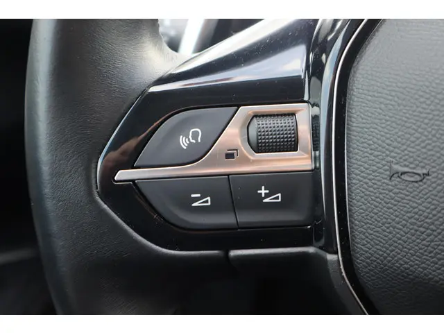 Peugeot 3008 1.2 PureTech Crossway 2020 Benzine 24