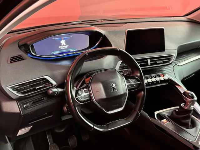 Peugeot 5008 3
