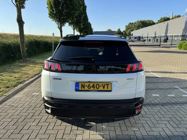 Peugeot 3008 1.6 HYbrid GT P.Bns 2021 Hybride Benzine 4