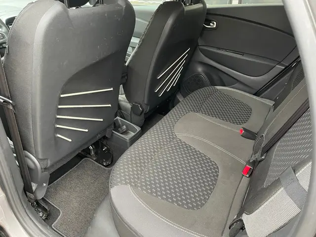 Renault Captur 0.9 TCe Intens 2018 Benzine 12