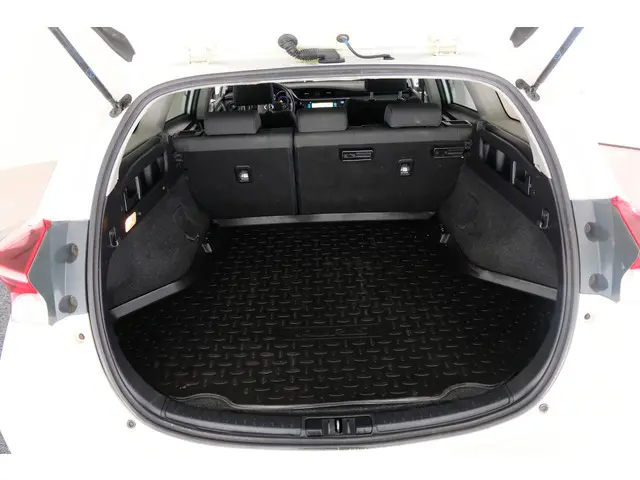 Toyota Auris Touring Sports 1.8 Hybrid 2016 Benzine 31