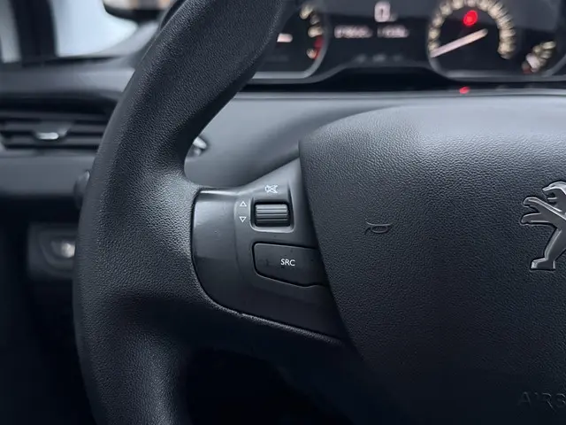 Peugeot 208 1.2 PureTech Blue Lion 2018 Benzine 13