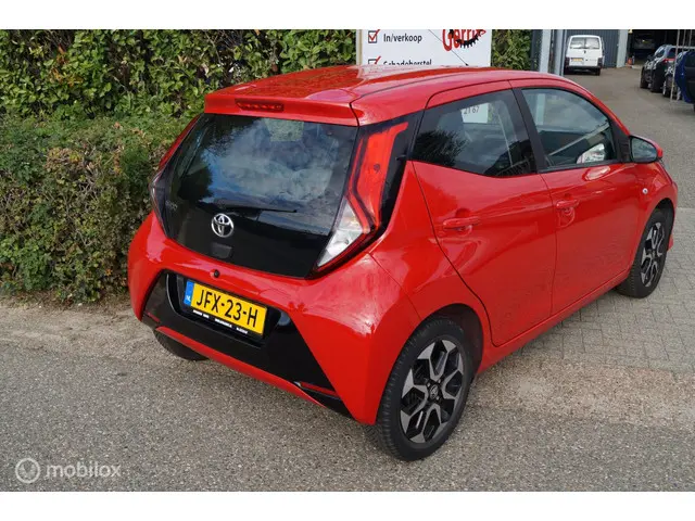 Toyota Aygo 1.0 VVT-i x-joy 2020 Benzine 9
