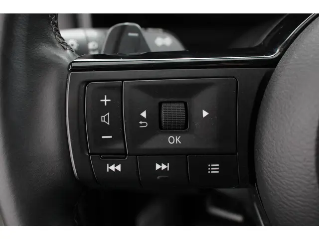 Nissan QASHQAI 1.3 MHEV Xtronic N-Connecta 2023 Benzine 13