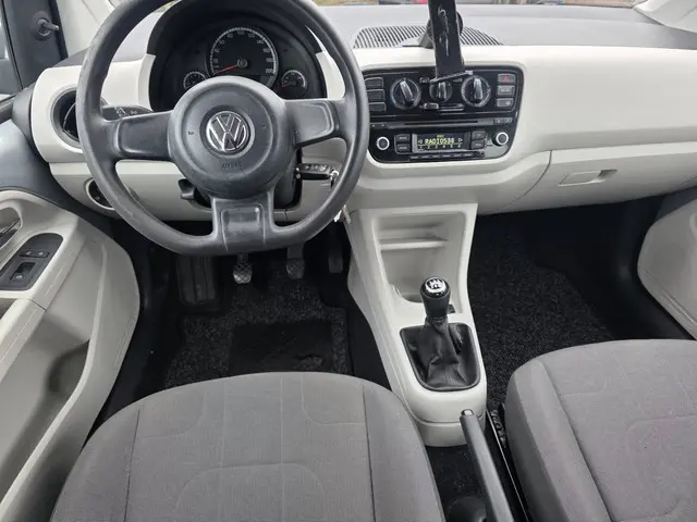 Volkswagen up! 1.0 high up! BlueMotion 2013! 2013 Benzine 7