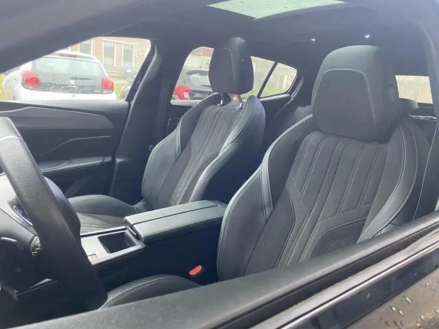 Peugeot 408 1.6 HYbrid 225 EAT8 GT 2024 Hybride Benzine 6