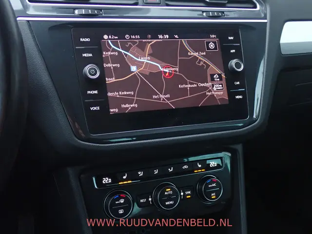 Volkswagen Tiguan 1.5 TSI ACT R-LINE 2020 Benzine 24