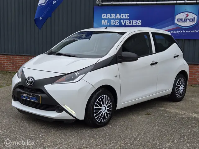 Toyota Aygo 1.0 VVT-i x, airco, 5drs 2017 Benzine 5