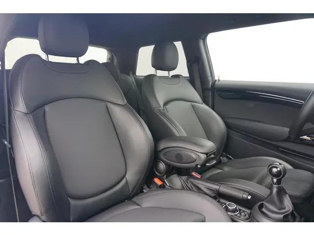 MINI 5-Deurs Cooper Classic 2021 Benzine 9
