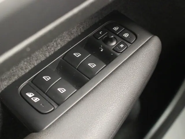 Volvo XC40 2.0 B3 Plus Bright 2022 Hybride Benzine 27