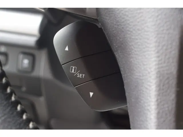 Subaru Forester 2.0 Luxury 2014 Benzine 18