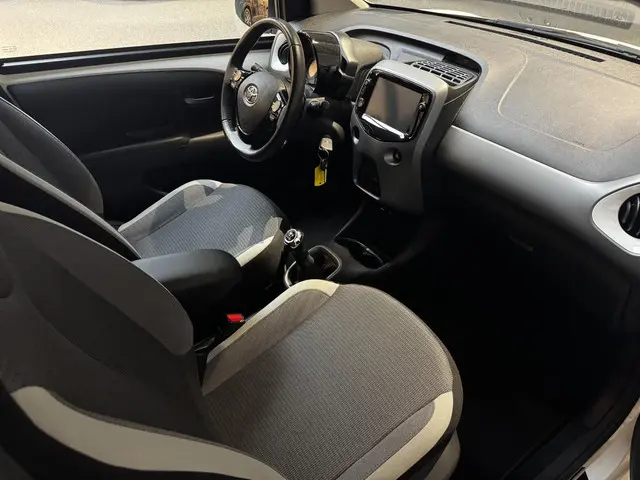 Toyota Aygo 1.0 VVT-i x-joy 2020 Benzine 13