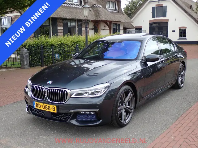 BMW 7 Serie 750i xDrive 2015 Benzine