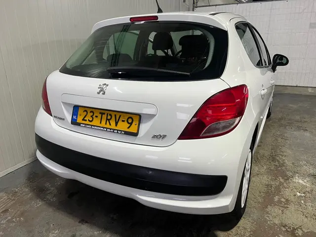 Peugeot 207 1.4 VTi Access 2012 Benzine 4