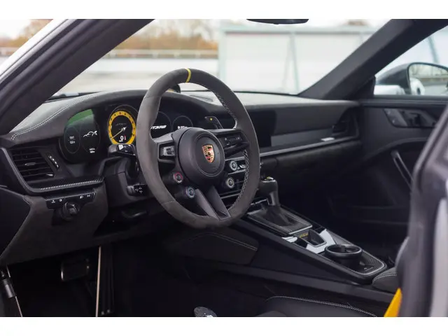 Porsche 911 4.0 GT3 RS 2023 Benzine 14