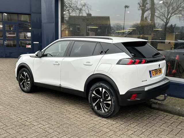 Peugeot 2008 1.2 Turbo 100 PK Allure Pack | 2021 Benzine 4