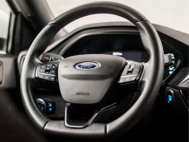 Ford Focus 1.0 EcoBoost ST Line 2020 Benzine 18