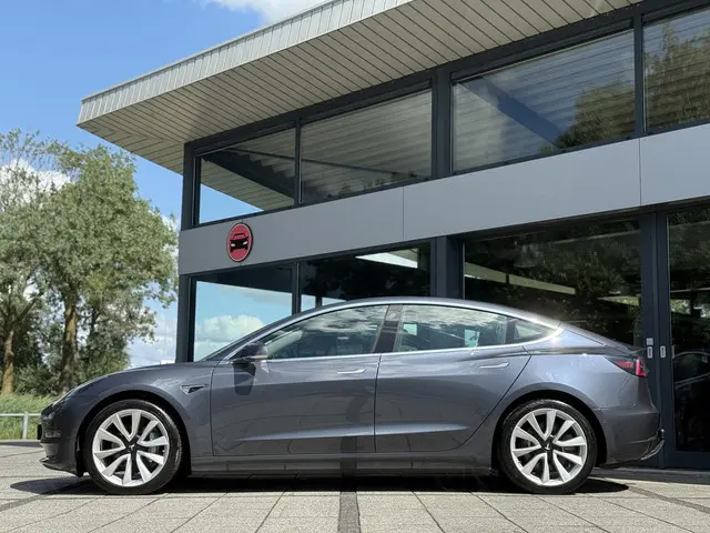 Tesla Model 3 3