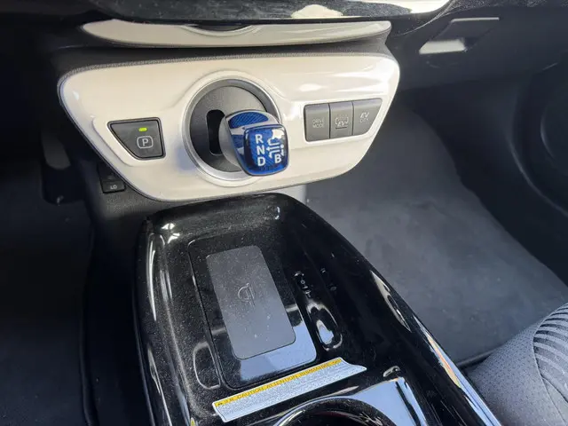 Toyota Prius 1.8 Plug-in Executive 2019 Hybride Benzine 15