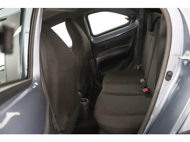 Toyota Aygo X 1.0 VVT-i MT Play 2025 Benzine 18