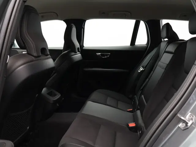 Volvo V60 2.0 T4 Momentum Pro 2019 Benzine 8
