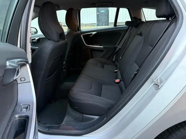 Volvo V60 1.6 D2 Kinetic | 2014 | Lage km stand | 2014 Diesel 11