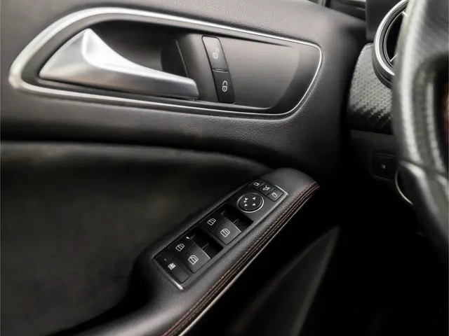 Mercedes-Benz A-Klasse 250 AMG Sport 2013 Benzine 25