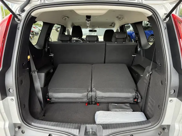 Dacia Jogger 1.0 TCe Comfort 7p. 2022 Benzine 19