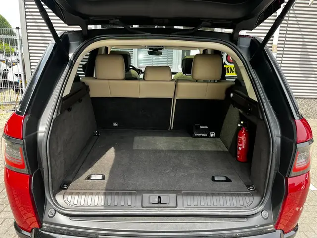 Land Rover Range Rover Sport 2.0 SD4 HSE 2018 Diesel 25
