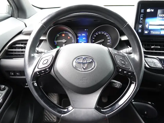 Toyota C-HR 1.8 Hybrid Dynamic 2018 Hybride Benzine 24